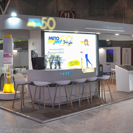 Conception et fabrication de stands traditionnels pour les laboratoires pharmaceutiques en rhumatologie.