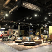 Conception et mise en lumière du stand Roche Bobois sur la Foire de Paris 2018 - Pont lumière et vélum noir