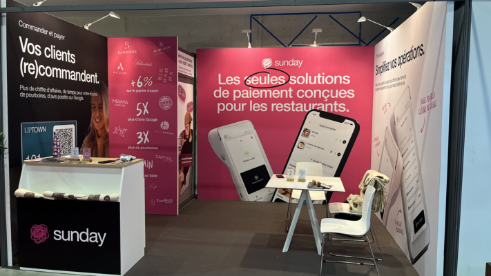 Stand exposition salon Tissus réutilisable et modulable Mobilier adapté design et éclairage led