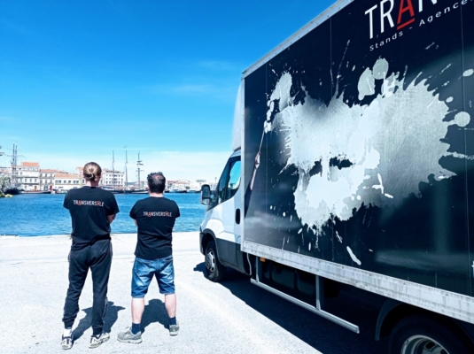 Transversale créateur de stand avec toute la logistique intégrée